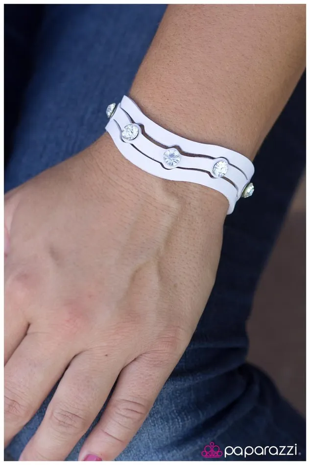 Paparazzi Jewelry Bracelets Paparazzi Bracelet Hometown Glory White