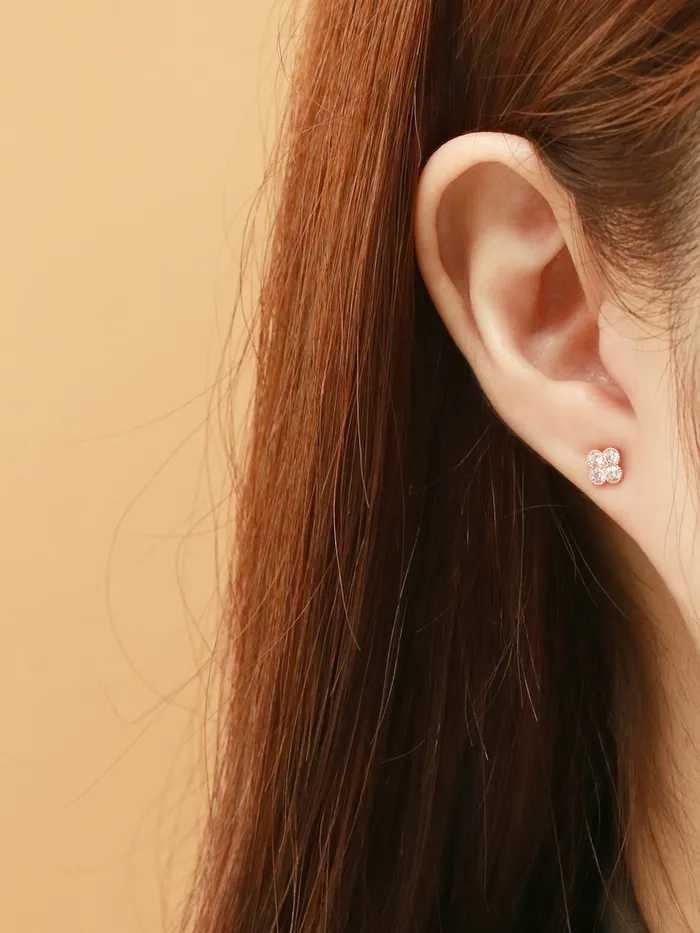 MinimalBijoux Earrings 14K Gold CZ clover Cartilage Earring 20G18G16G