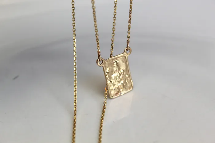 TheLittleCatholic PreStyled Sets 14K Gold Scapular