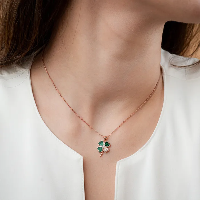 Ethereal Malachite Clover Necklace Hoseiki Jewelry Necklaces