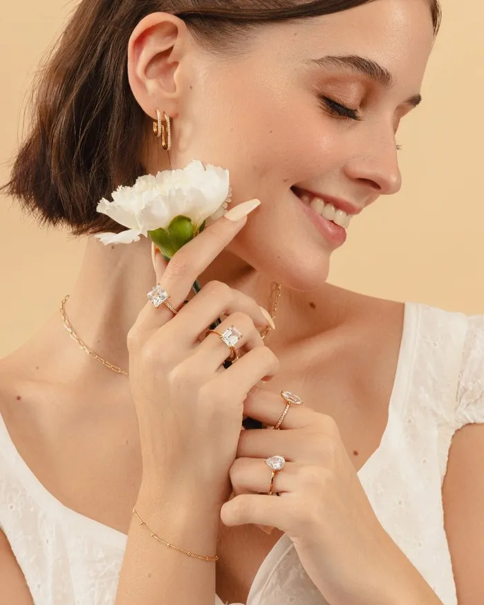 Penny Pairs PreStyled Sets Laura Gold Hoops Penny Pairs PreStyled Sets Laura Gold Hoops