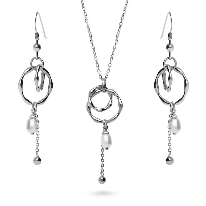 BERRICLE Rings Open Circle Interlocking Cultured Pearl Set in Sterling Silver BERRICLE Rings Open Circle Interlocking Cultured Pearl Set in Sterling Silver