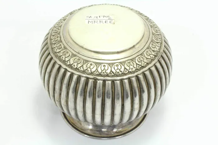 Rings Dropshipped via Social Commerce Network PH Artistic Handcrafted 925 Sterling Silver Urn Pot Engraved Design Home Decorative