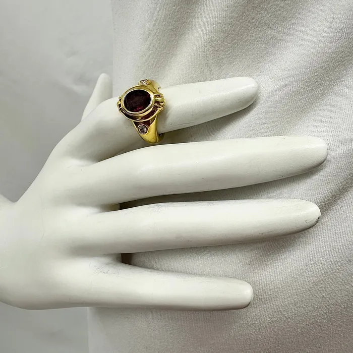 Rings Susan Berman Susan Berman Ring with Garnet Intaglio and 2 Diamonds