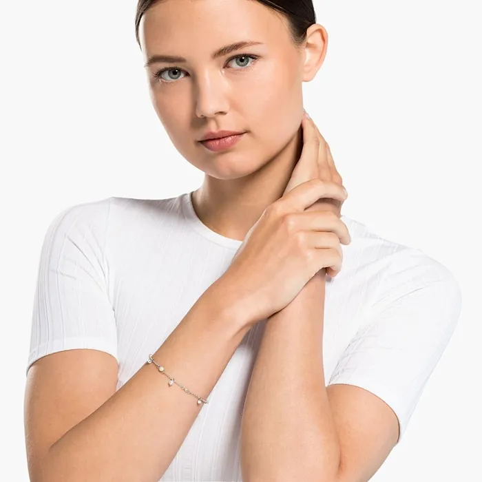 Swarovski Swarovski Remix Collection Delicate Pearl Strand Earrings Swarovski Swarovski Remix Collection Delicate Pearl Strand Earrings