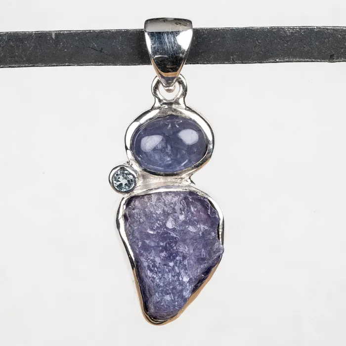 InnerVision Crystals Necklaces Tanzanite Blue Topaz Pendant 535 g 35x13mm 925 Silver InnerVision Crystals Necklaces Tanzanite Blue Topaz Pendant 535 g 35x13mm 925 Silver