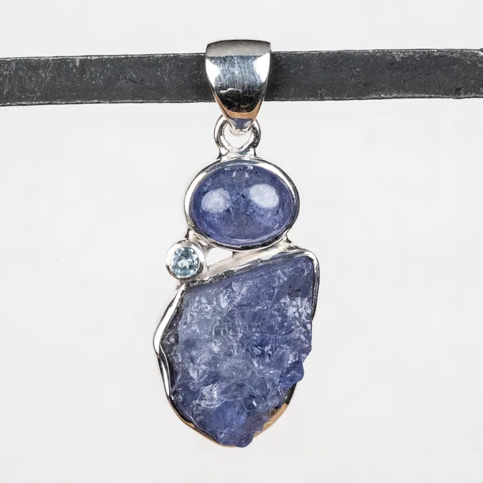 InnerVision Crystals Necklaces Tanzanite Blue Topaz Pendant 542 g 34x13mm 925 Silver InnerVision Crystals Necklaces Tanzanite Blue Topaz Pendant 542 g 34x13mm 925 Silver