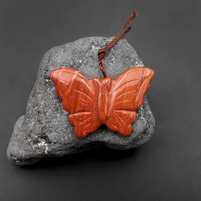 Intrinsic Trading Necklaces Hand Carved Natural Red Jasper Butterfly Pendant Gemstone Focal Bead
