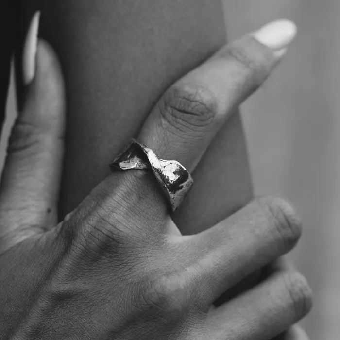 JewelryLab Rings ISKA RING BRASS