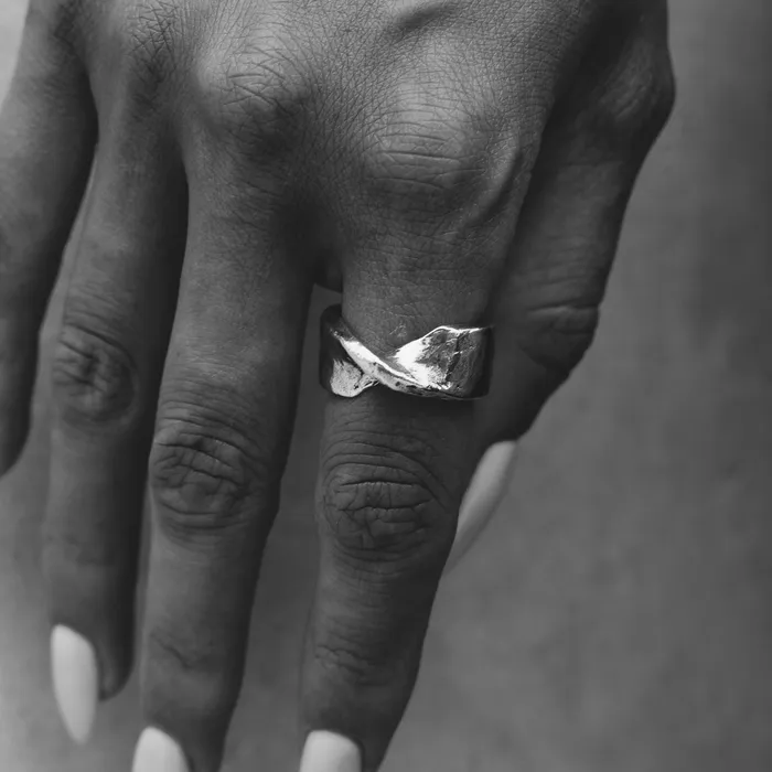 JewelryLab Rings ISKA RING BRASS