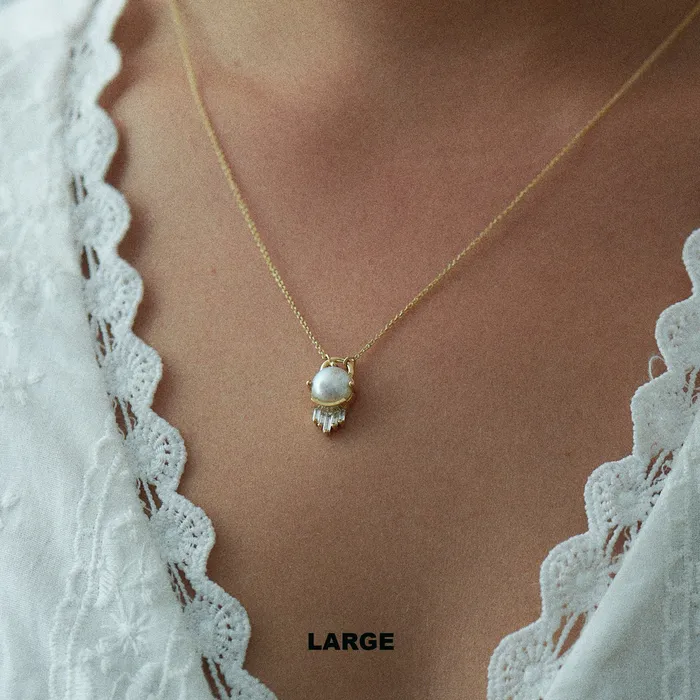 Pearl and Diamond Necklace in Solid Gold ARTEMER Necklaces