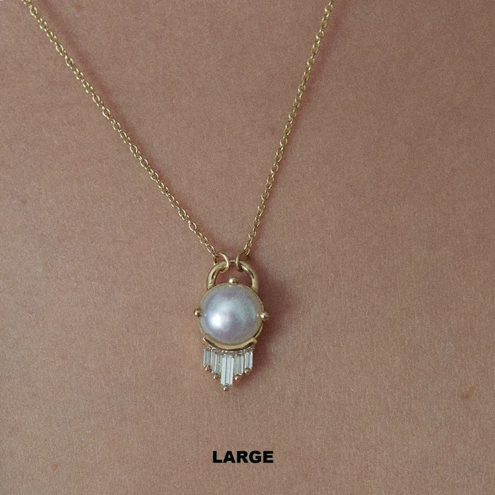 Pearl and Diamond Necklace in Solid Gold ARTEMER Necklaces