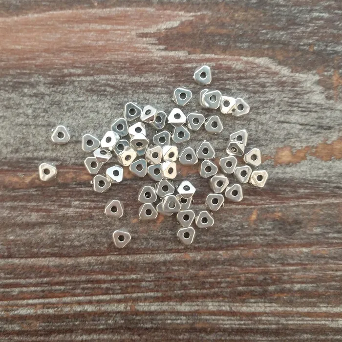ABD Exclusives Rings AB7969 Silver Triangle Nugget Beads 35mm Pkg 100