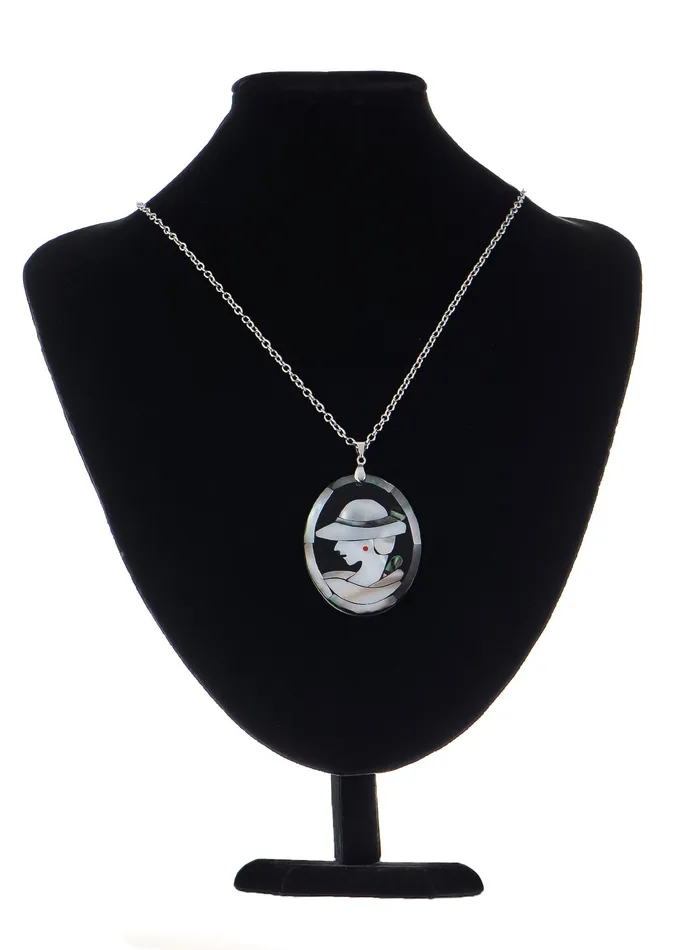 ALILANGCOM Alilang Silvery Tone Abalone Shell Elegant Lady Frame Pendant Necklace Christmas Valentines Day Jewelry Gifts Necklaces ALILANGCOM Alilang Silvery Tone Abalone Shell Elegant Lady Frame Pendant Necklace Christmas Valentines Day Jewelry Gifts Necklaces