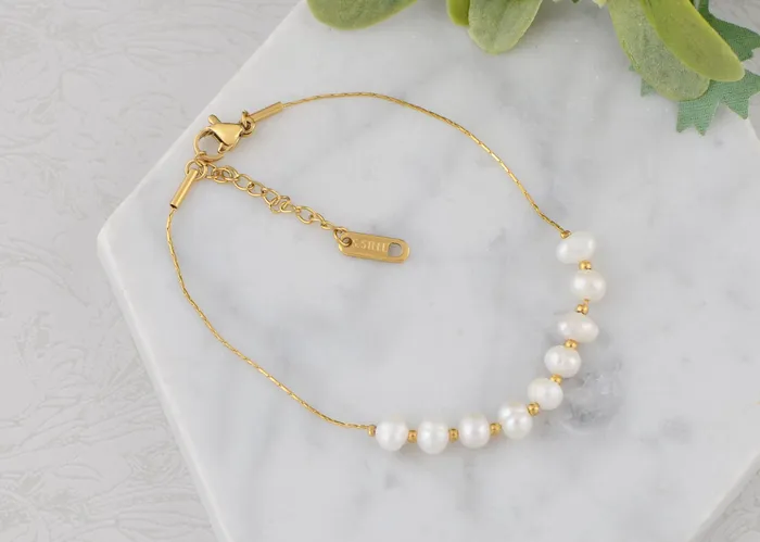 Bracelets ALILANGCOM 18K GoldPlated Pearl Link Bracelet Stainless Steel Pearl Bead Chain Bracelet Boho Chic Jewelry for Valentines Day Birthdays Bracelets ALILANGCOM 18K GoldPlated Pearl Link Bracelet Stainless Steel Pearl Bead Chain Bracelet Boho Chic Jewelry for Valentines Day Birthdays