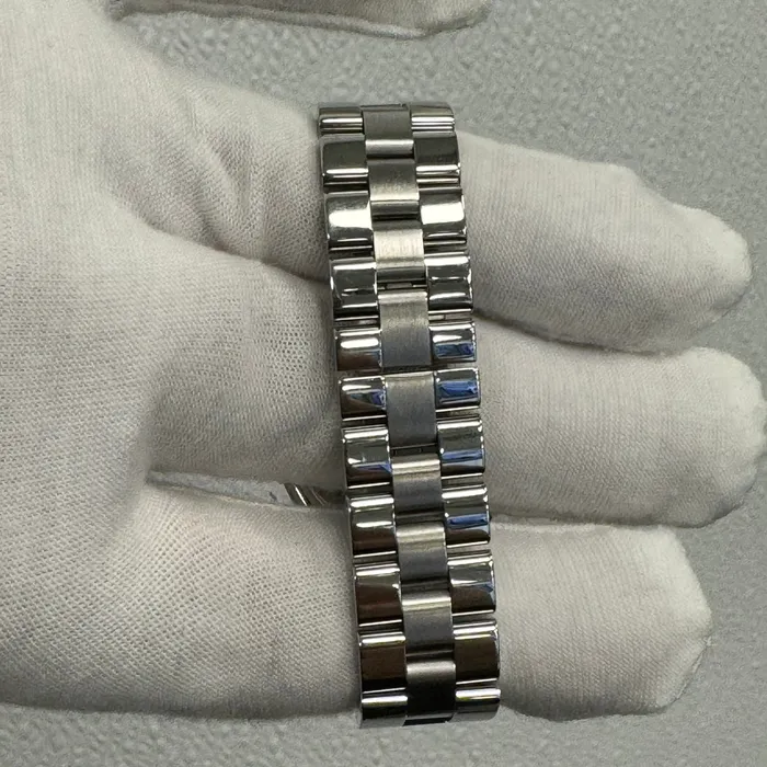 Happy Jewelers Watches Cartier Roadster 31mm Silver Dial Watch Ref W62016V3 Happy Jewelers Watches Cartier Roadster 31mm Silver Dial Watch Ref W62016V3