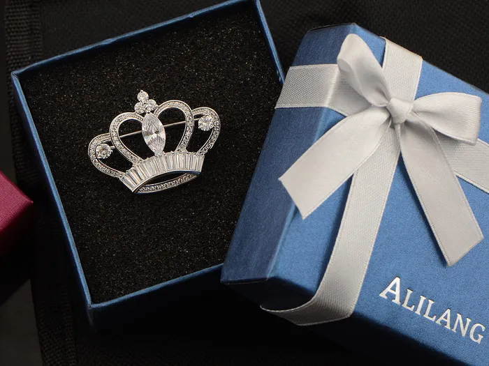 Refined by AnnaKaci PreStyled Sets Crown Cubic Zirconnia Gold Plated Brooch Pin Refined by AnnaKaci PreStyled Sets Crown Cubic Zirconnia Gold Plated Brooch Pin