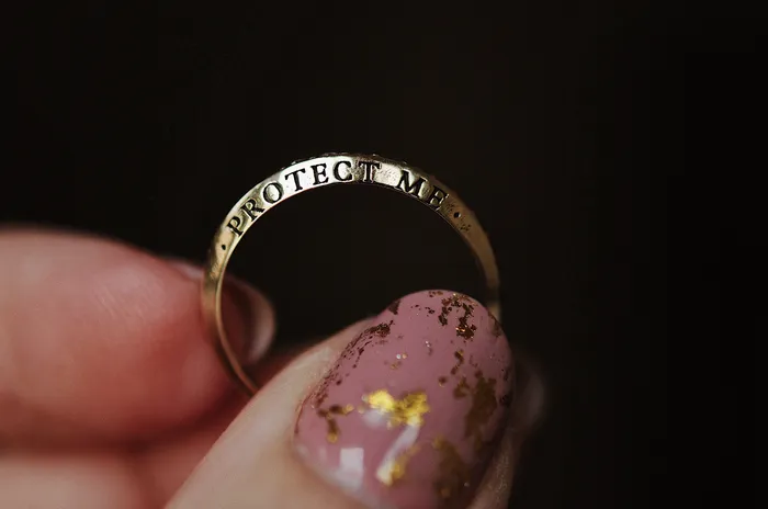 Sofia Zakia Technicolour Ring of Salt Readytoship Rings